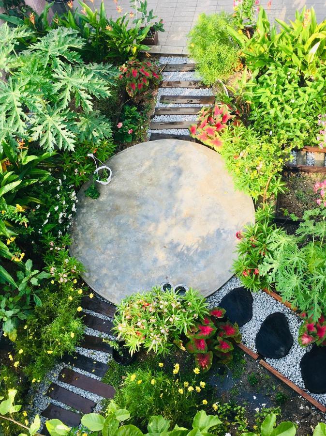 Smell Rose Beach Garden Batu Ferringhi Exterior foto