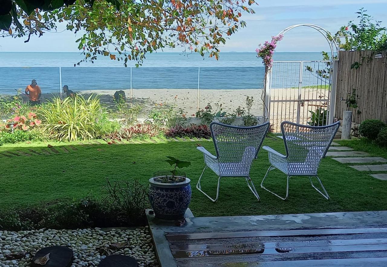 Smell Rose Beach Garden Batu Ferringhi Exterior foto