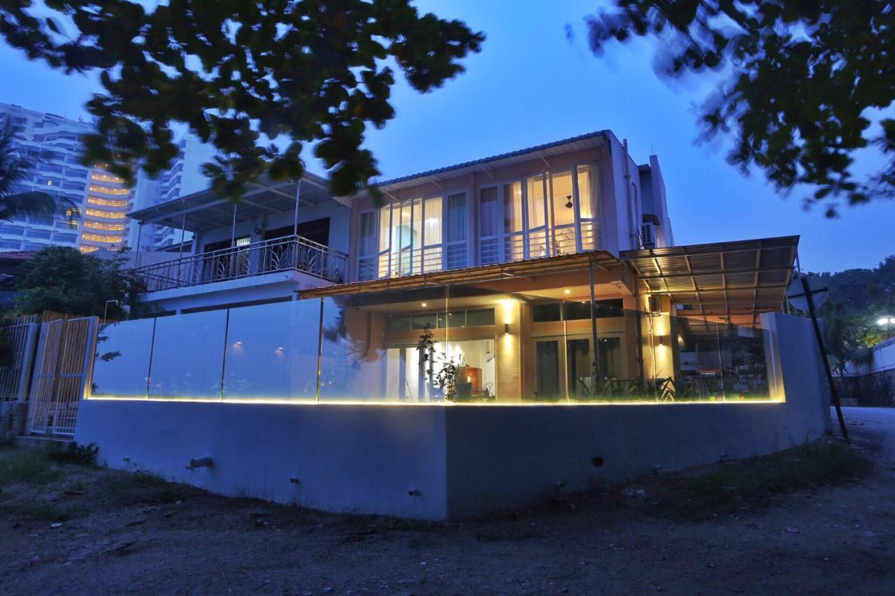 Smell Rose Beach Garden Batu Ferringhi Exterior foto