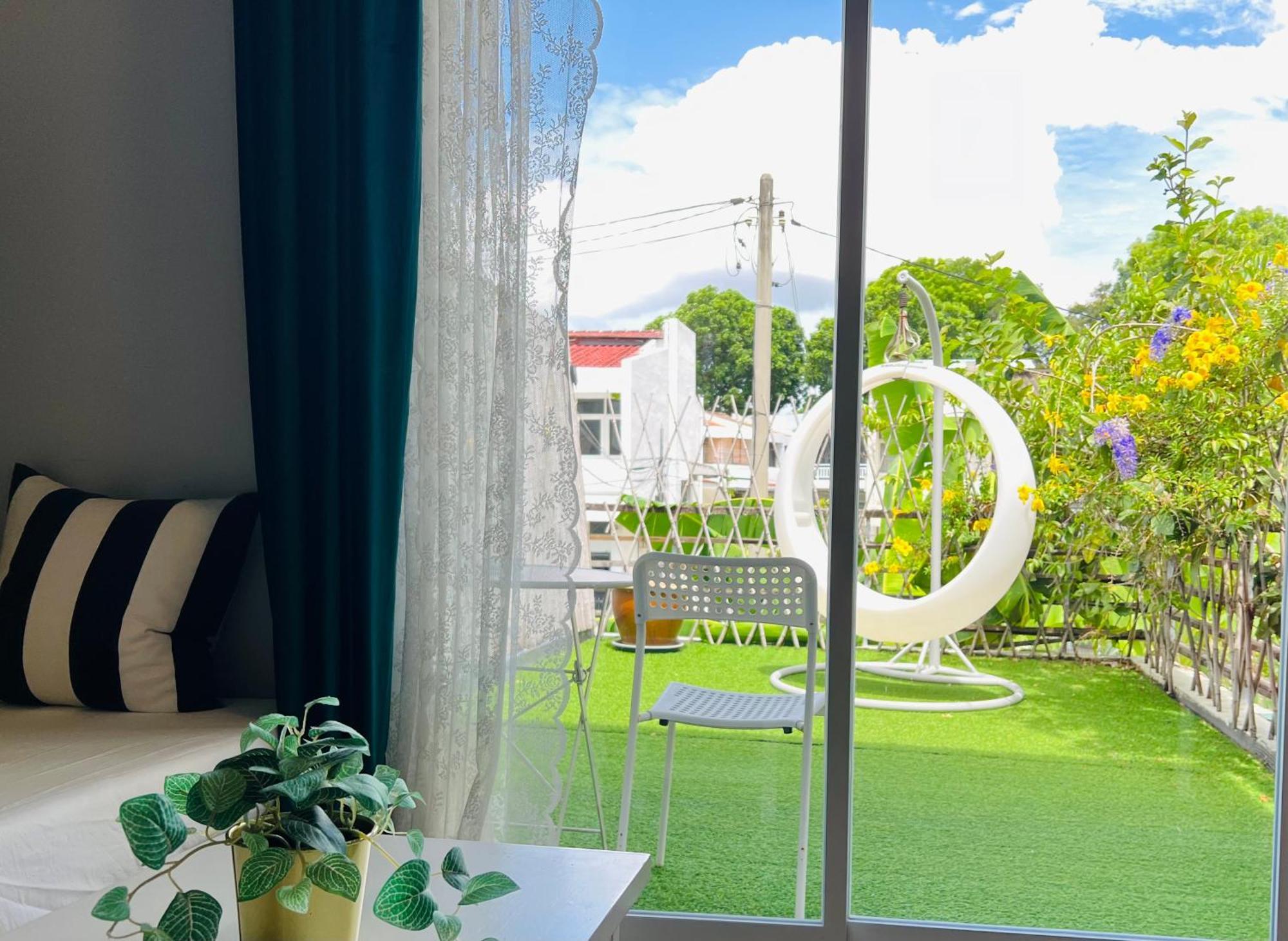 Smell Rose Beach Garden Batu Ferringhi Exterior foto